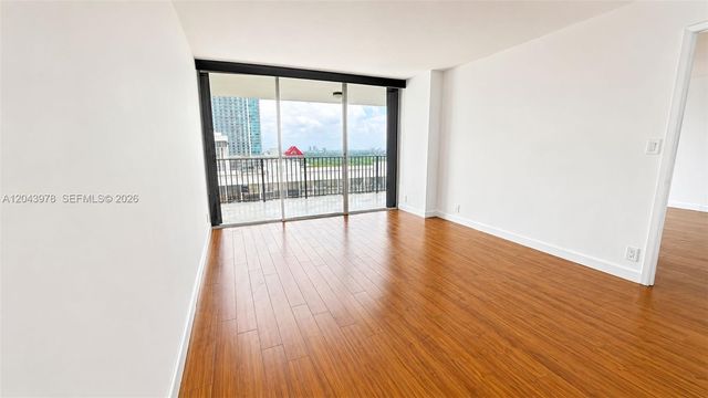 1901 Brickell Av B2203, Miami, FL 33129