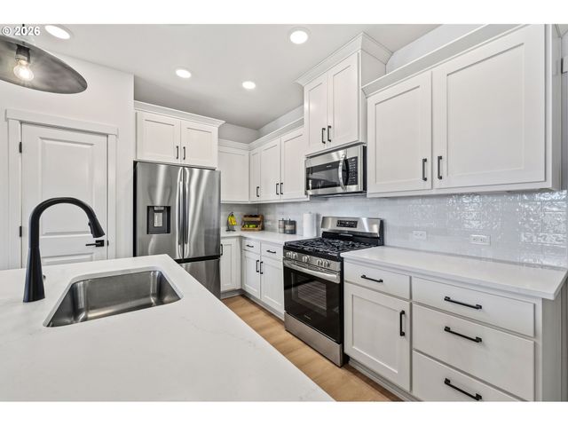 8148 Se Newberry St, Hillsboro, OR 97123