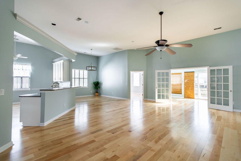 Image 10 of property listing at 1817 Great Hope Drive, Mount Pleasant, SC 29466