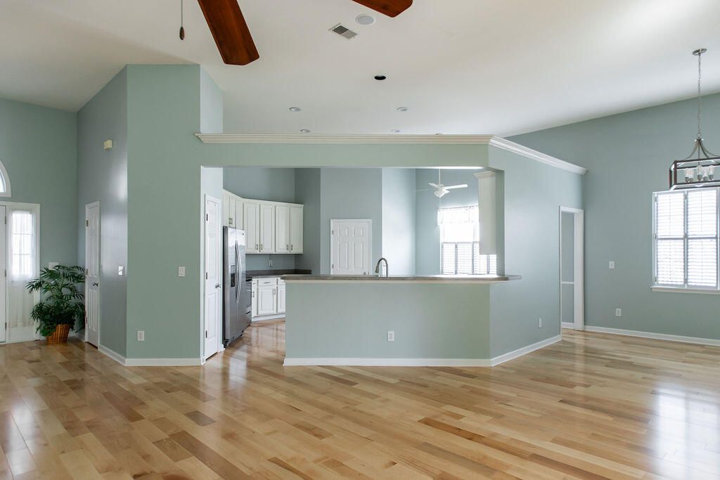 Image 11 of property listing at 1817 Great Hope Drive, Mount Pleasant, SC 29466