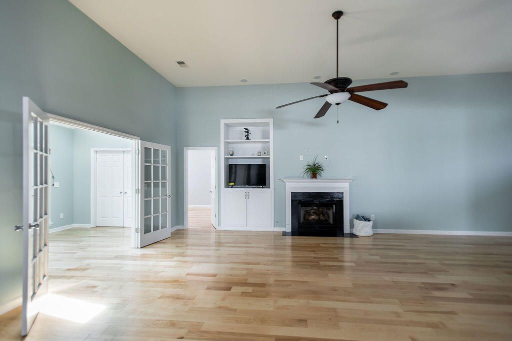 Image 18 of property listing at 1817 Great Hope Drive, Mount Pleasant, SC 29466