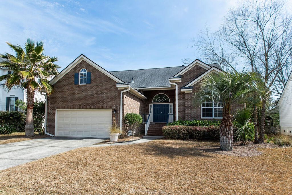 Image 3 of property listing at 1817 Great Hope Drive, Mount Pleasant, SC 29466
