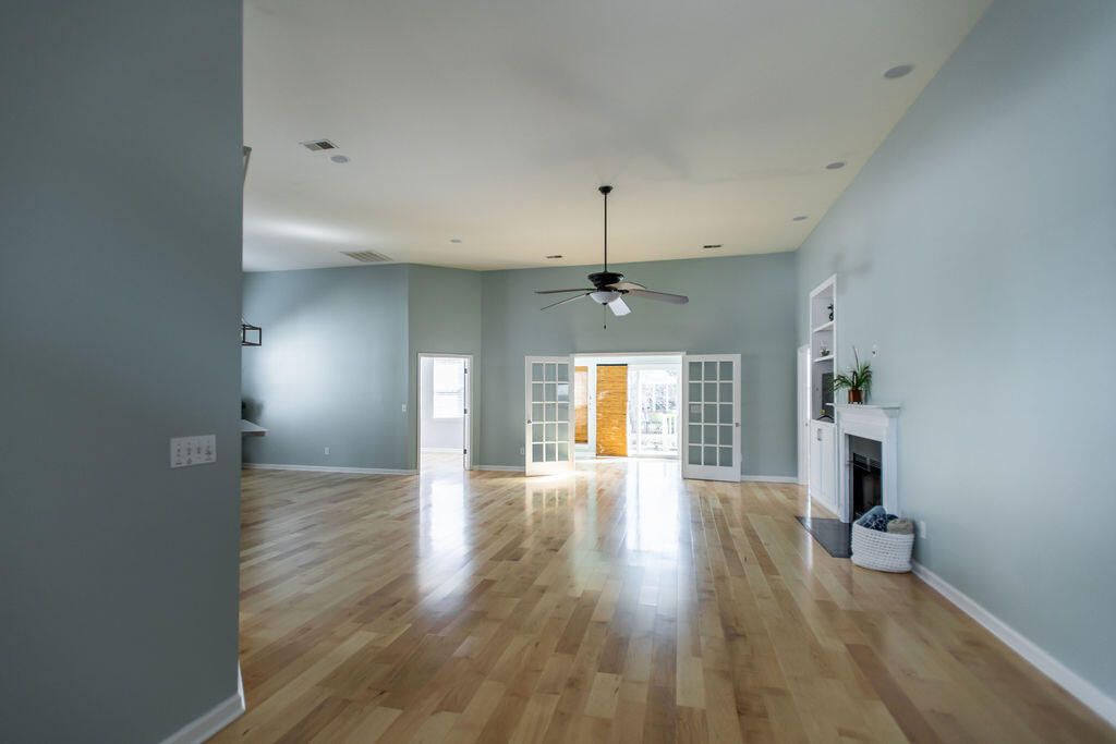 Image 6 of property listing at 1817 Great Hope Drive, Mount Pleasant, SC 29466