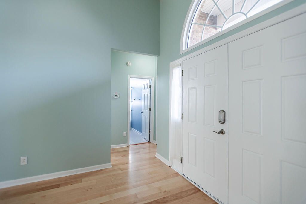 Image 8 of property listing at 1817 Great Hope Drive, Mount Pleasant, SC 29466