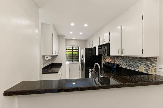 7122 Wood Hollow DR 86, Austin, TX 78731