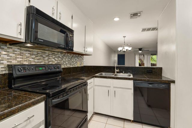 7122 Wood Hollow DR 86, Austin, TX 78731
