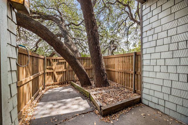 7122 Wood Hollow DR 86, Austin, TX 78731