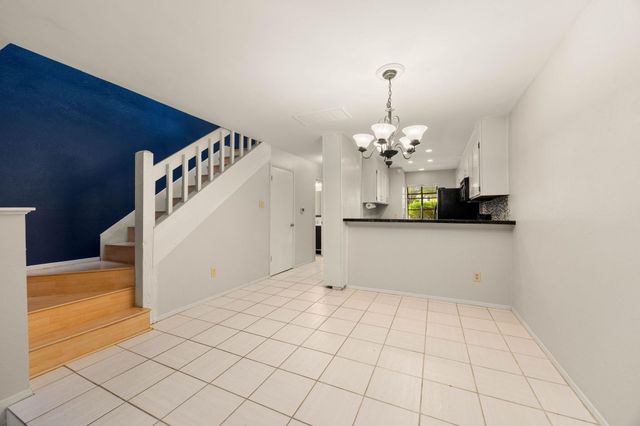 7122 Wood Hollow DR 86, Austin, TX 78731