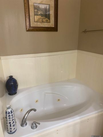 41103 Garden Ct, Gonzales, LA 70737