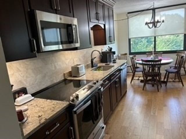 40 Village Rd. 1203, Middleton, MA 01949