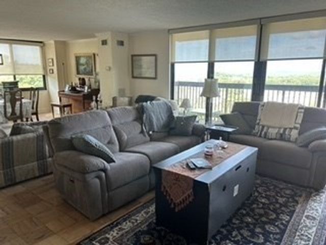 40 Village Rd. 1203, Middleton, MA 01949