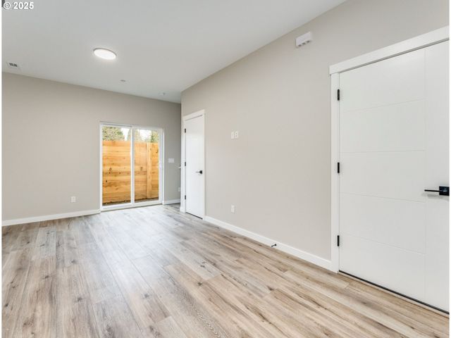 14366 Se KNIGHT St, Portland, OR 97236