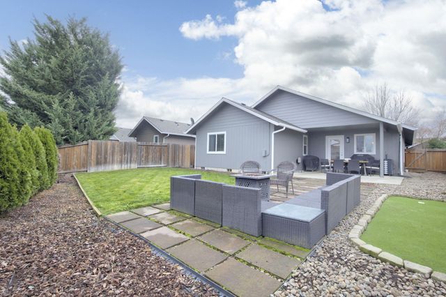 1444 Barney Fife Boulevard, Grants Pass, OR 97527