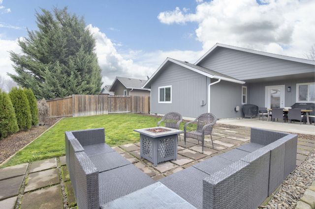 1444 Barney Fife Boulevard, Grants Pass, OR 97527