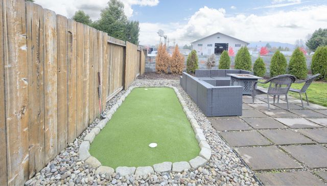 1444 Barney Fife Boulevard, Grants Pass, OR 97527