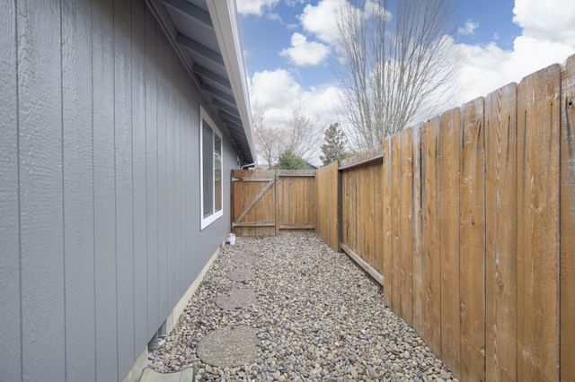 1444 Barney Fife Boulevard, Grants Pass, OR 97527