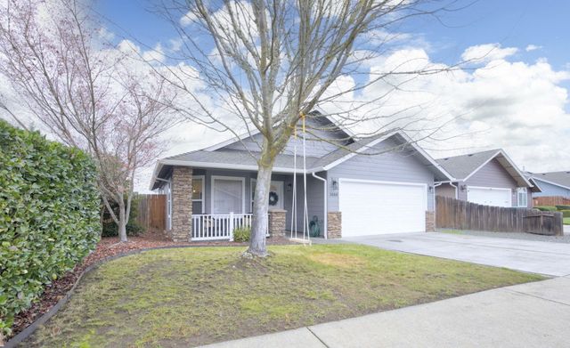 1444 Barney Fife Boulevard, Grants Pass, OR 97527