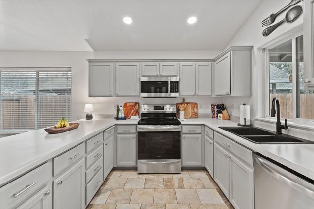 1444 Barney Fife Boulevard, Grants Pass, OR 97527