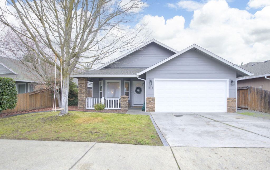 1444 Barney Fife Boulevard, Grants Pass, OR 97527