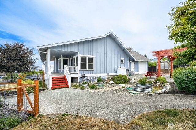 18729 100th Avenue NW, Stanwood, WA 98292