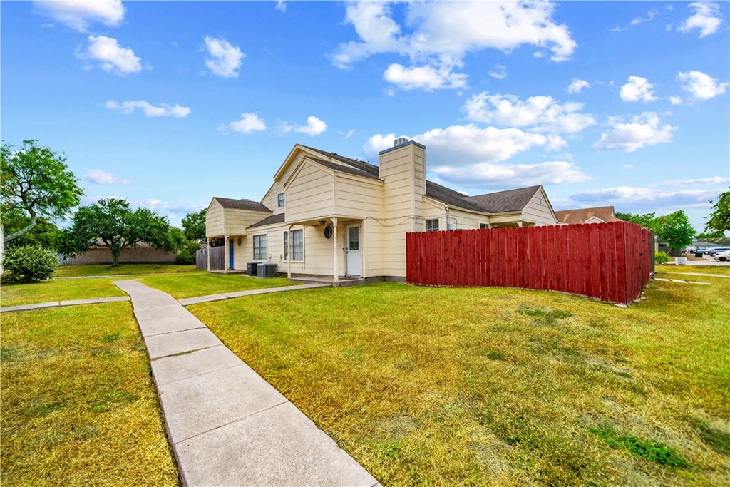 7252 The Mansions Dr N-3, Corpus Christi, TX 78414 — photo 2
