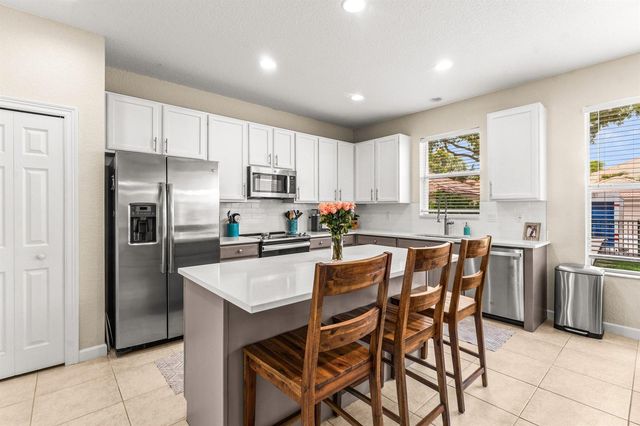 8125 Calterra Drive, Palm Beach Gardens, FL 33418