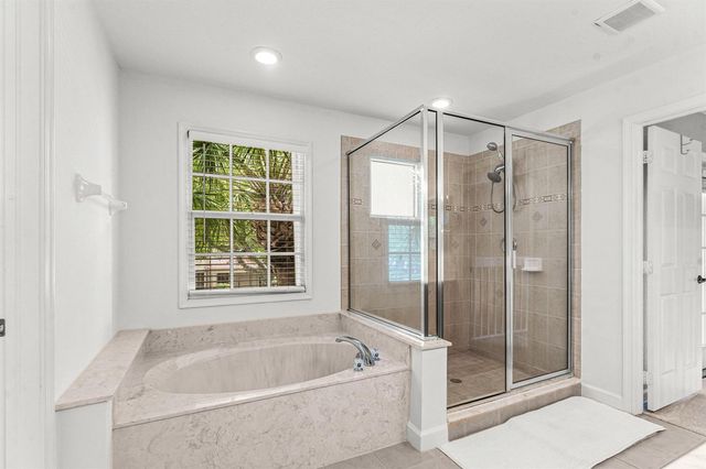 8125 Calterra Drive, Palm Beach Gardens, FL 33418