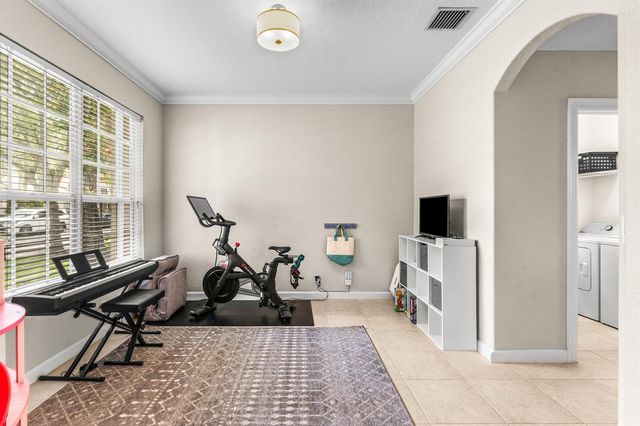 8125 Calterra Drive, Palm Beach Gardens, FL 33418