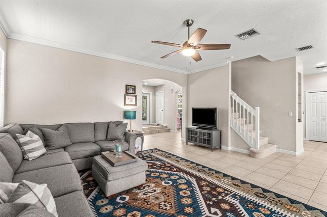 8125 Calterra Drive, Palm Beach Gardens, FL 33418