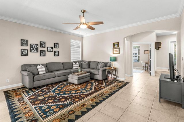 8125 Calterra Drive, Palm Beach Gardens, FL 33418