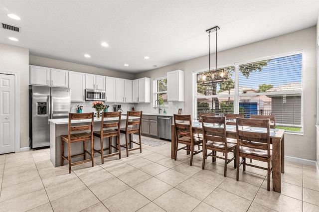 8125 Calterra Drive, Palm Beach Gardens, FL 33418