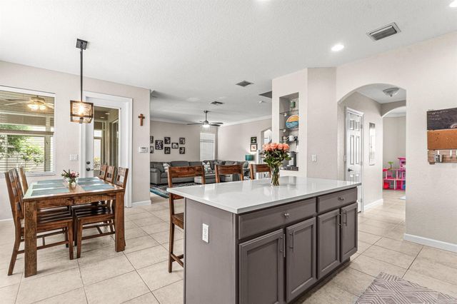 8125 Calterra Drive, Palm Beach Gardens, FL 33418