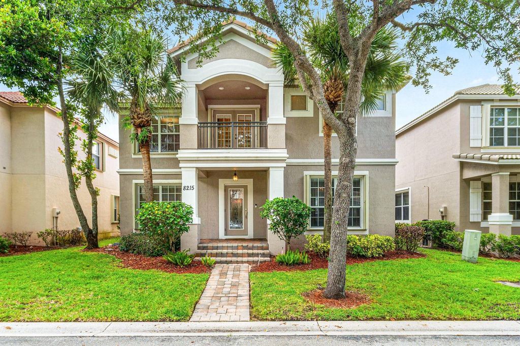 8125 Calterra Drive, Palm Beach Gardens, FL 33418