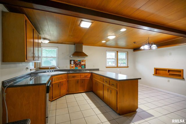 130 CLARK Street, Morton, IL 61550
