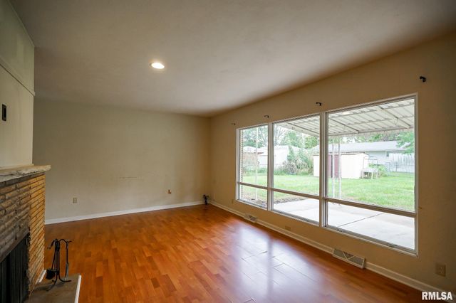 130 CLARK Street, Morton, IL 61550