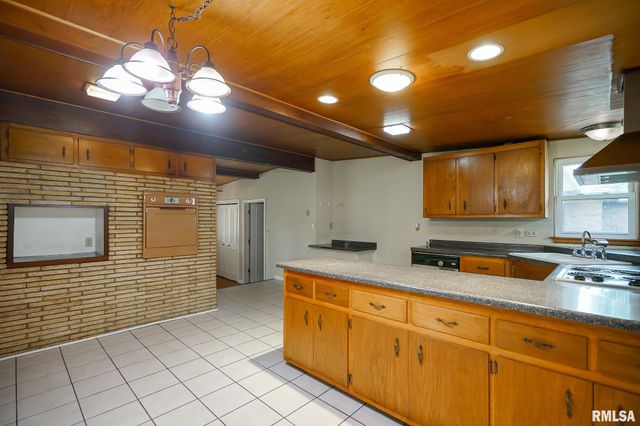 130 CLARK Street, Morton, IL 61550