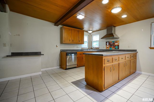 130 CLARK Street, Morton, IL 61550