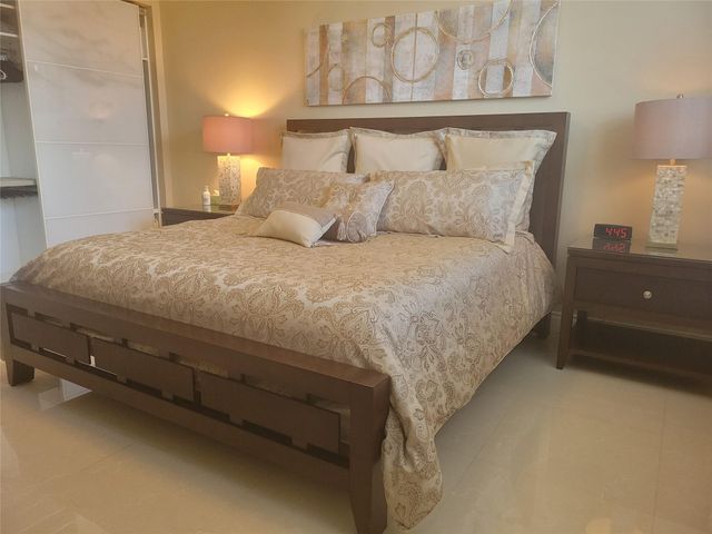 19370 Collins Ave 1218, Sunny Isles Beach, FL 33160