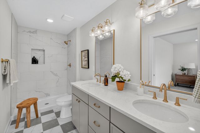 7757 Presence Lane, West Des Moines, IA 50266