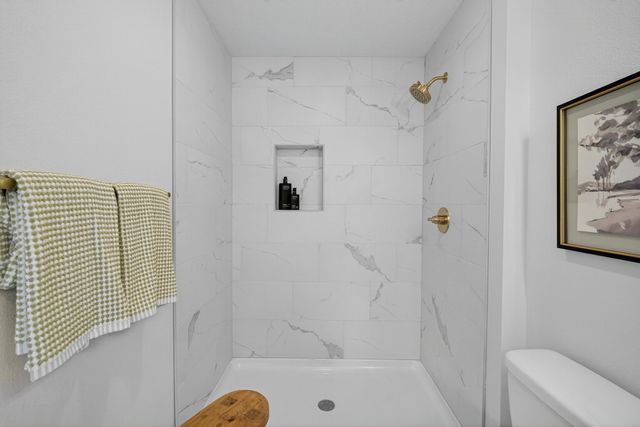 7757 Presence Lane, West Des Moines, IA 50266