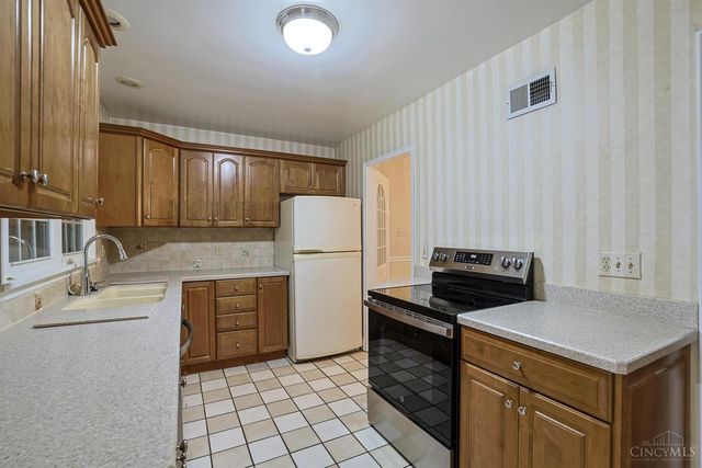 8853 Hollyhock Drive, Springfield Twp., OH 45231
