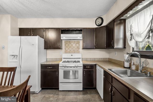 2330 ILENE LN, Atco, NJ 08004