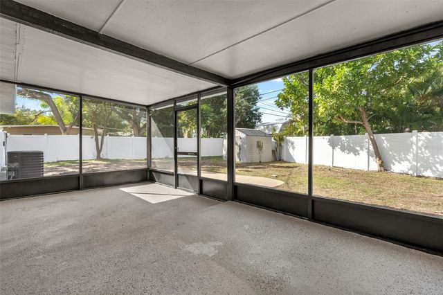 6634 13TH STREET N, St Petersburg, FL 33702