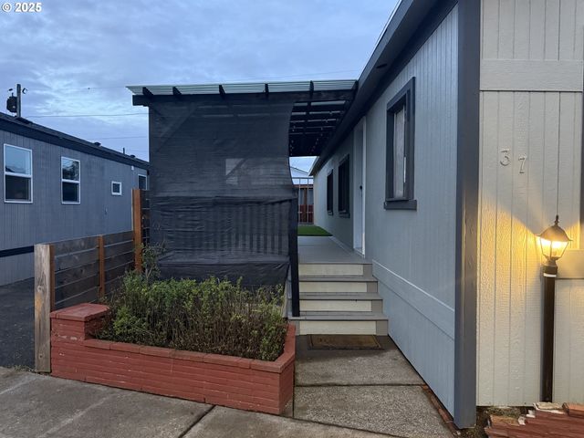 8951 Se FULLER Rd 37, Happy Valley, OR 97086