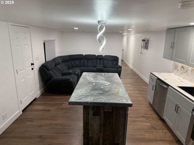 8951 Se FULLER Rd 37, Happy Valley, OR 97086