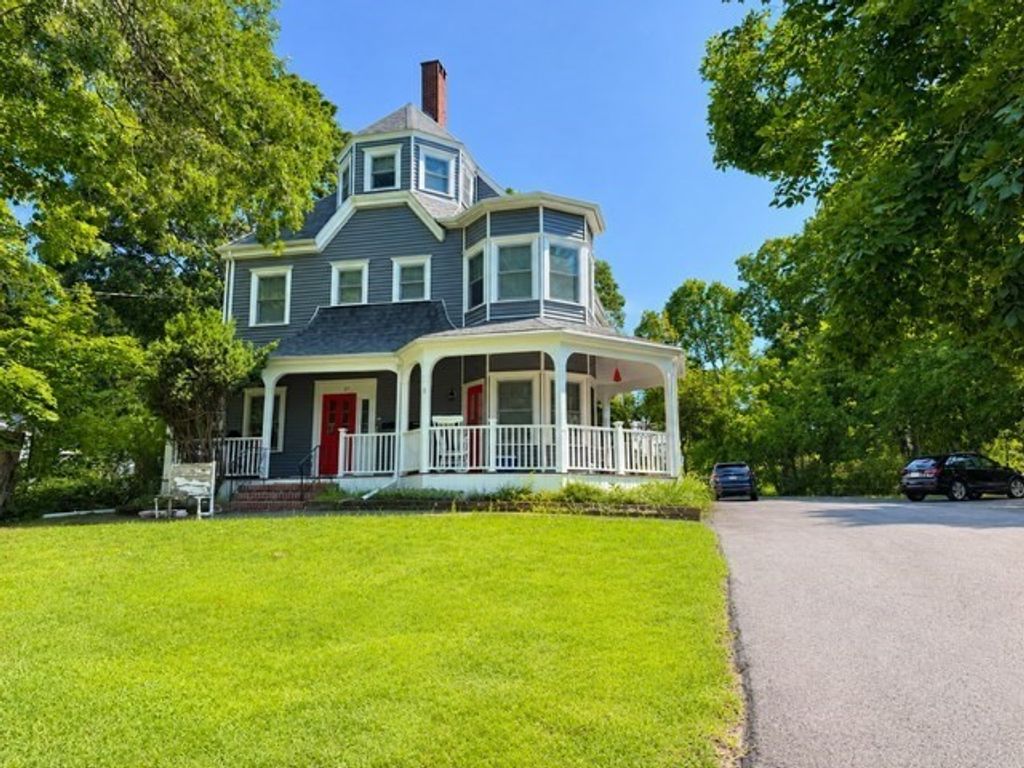 69 Grove 1B, Stoughton, MA 02072