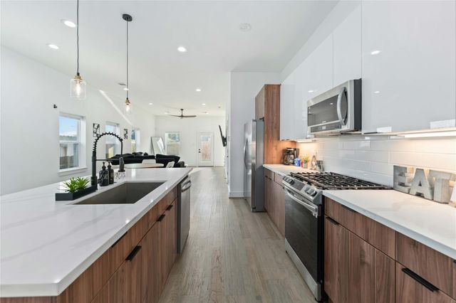 3034 Gray Street B, Houston, TX 77004