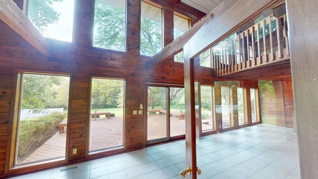 1201 S JOHNMEYER LN, Columbia, MO 65203