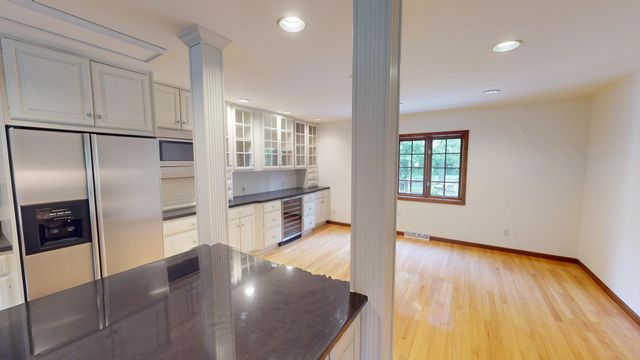 1201 S JOHNMEYER LN, Columbia, MO 65203