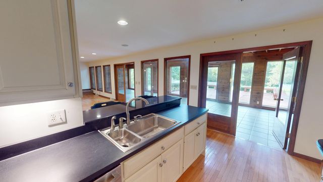 1201 S JOHNMEYER LN, Columbia, MO 65203